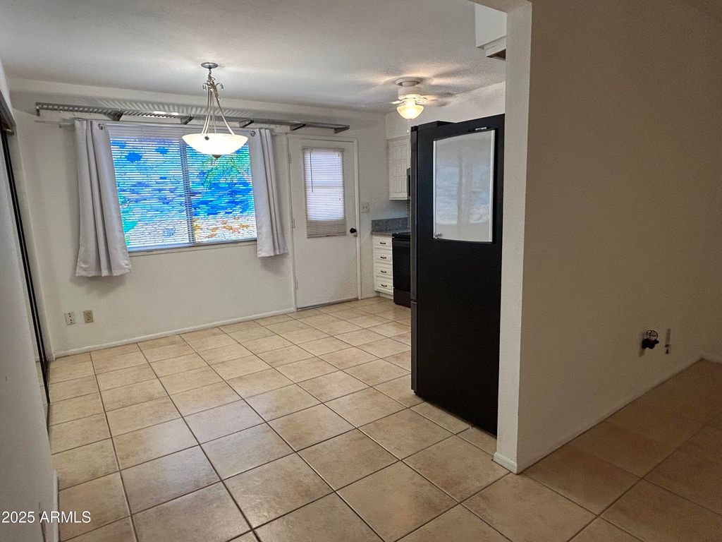 Image 7 of property listing at 12810 N 113th Avenue 8, Youngtown, AZ 85363