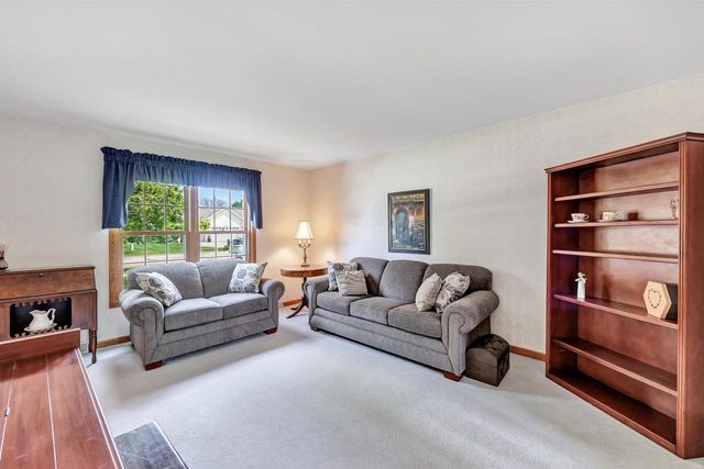 1990 TYLER LANE, De Pere, WI 54115
