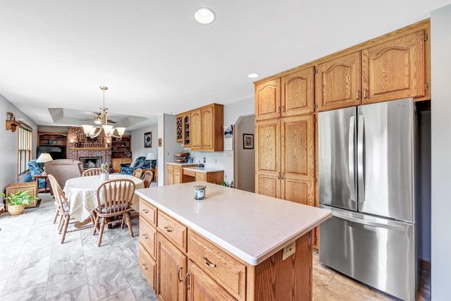 1990 TYLER LANE, De Pere, WI 54115