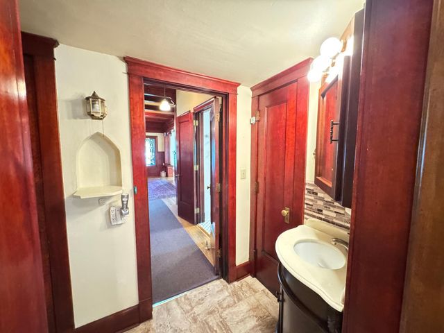 312 10th Avenue N, Casselton, ND 58012