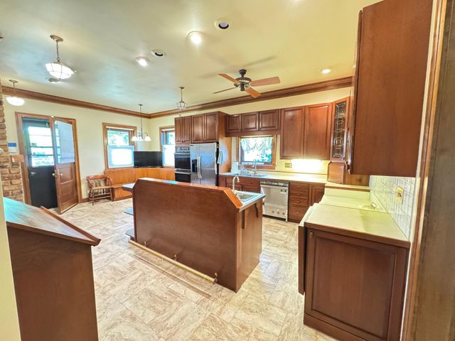 312 10th Avenue N, Casselton, ND 58012