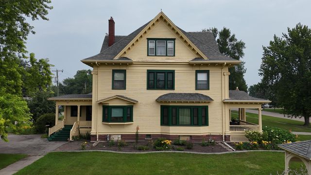 312 10th Avenue N, Casselton, ND 58012