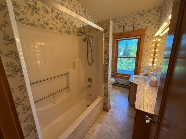 312 10th Avenue N, Casselton, ND 58012