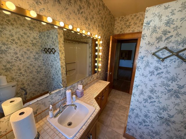 312 10th Avenue N, Casselton, ND 58012