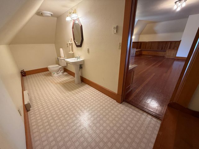 312 10th Avenue N, Casselton, ND 58012