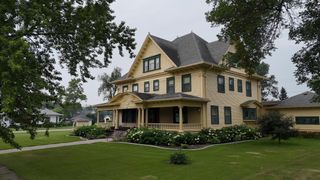 312 10th Avenue N, Casselton, ND 58012