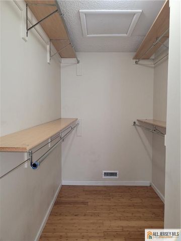 53 Taylor Drive, Franklin Park, NJ 08823
