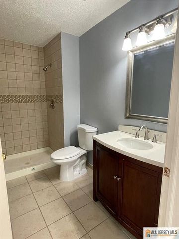 53 Taylor Drive, Franklin Park, NJ 08823