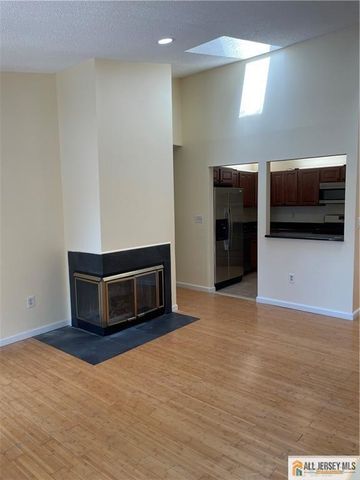 53 Taylor Drive, Franklin Park, NJ 08823