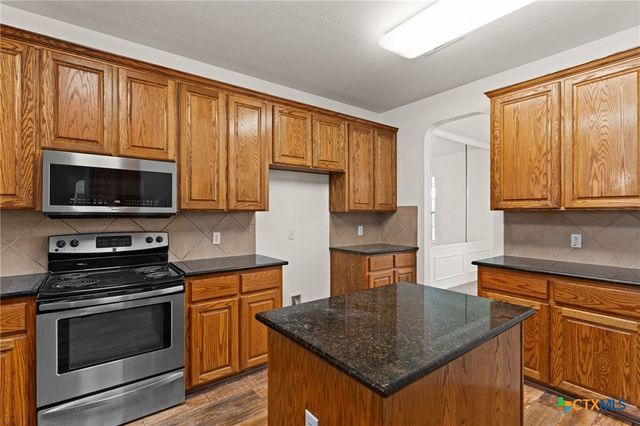 214 Forest Ridge Drive, Killeen, TX 76543