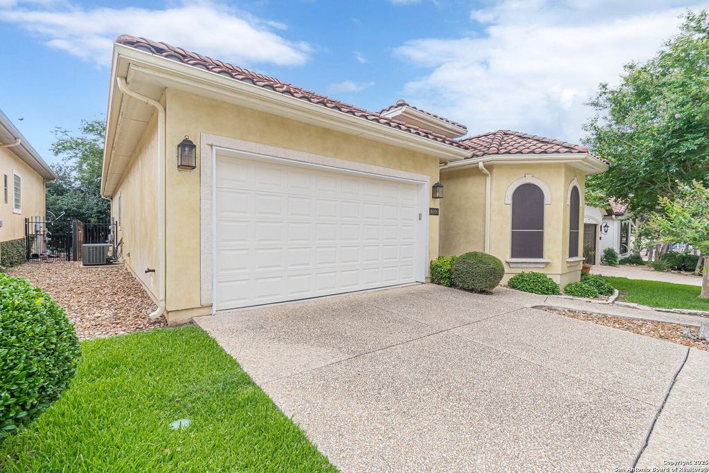 16006 N Huebner Bluff, San Antonio, TX 78248