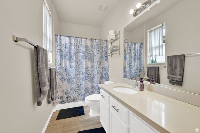 302 N FOXBORO DR, North Salt Lake, UT 84054