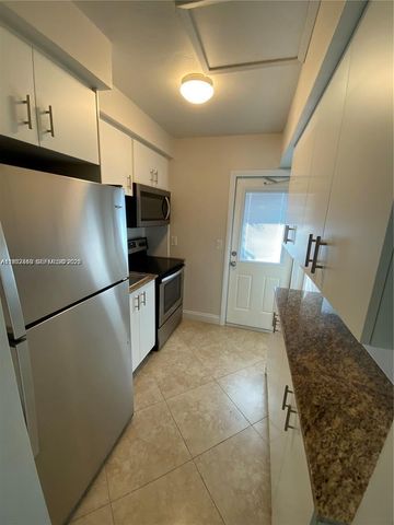 1061 NE 34 2, Oakland Park, FL 33334