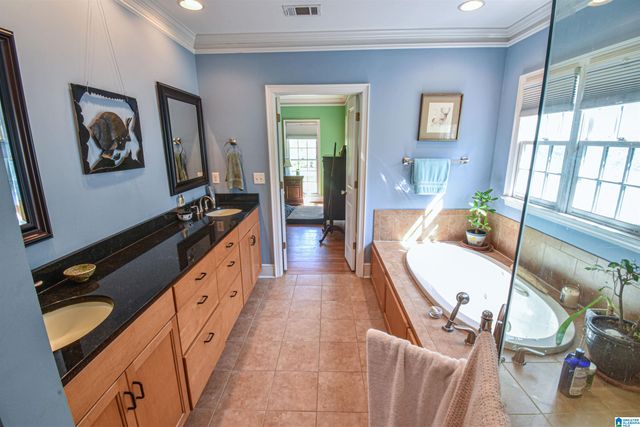 14 HILLCREST, Tuscaloosa, AL 35401