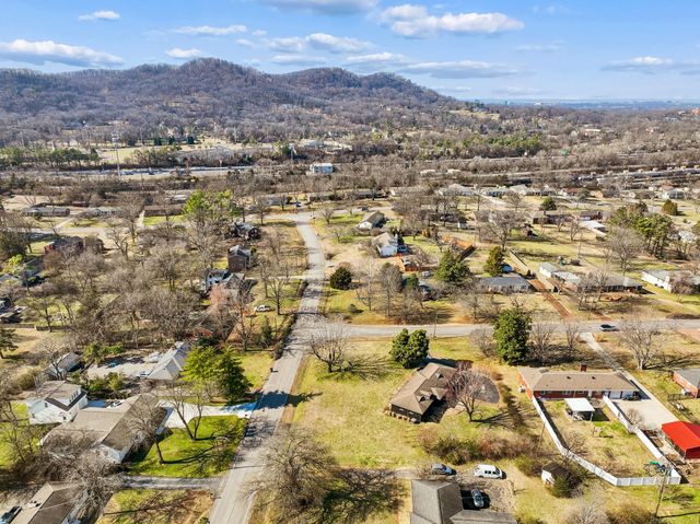 659 Devon Dr, Nashville, TN 37220