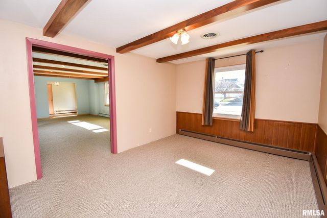 307 WALNUT Street, Washington, IL 61571