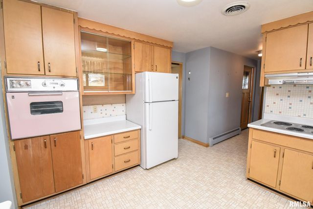 307 WALNUT Street, Washington, IL 61571