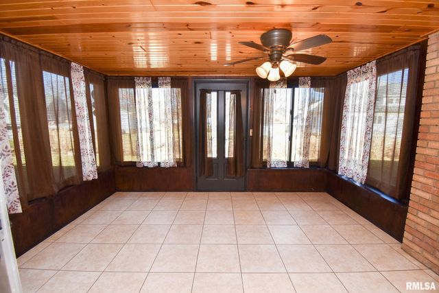 307 WALNUT Street, Washington, IL 61571