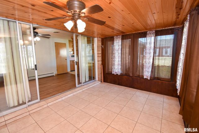 307 WALNUT Street, Washington, IL 61571