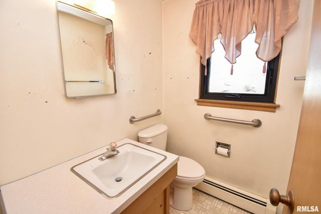 307 WALNUT Street, Washington, IL 61571