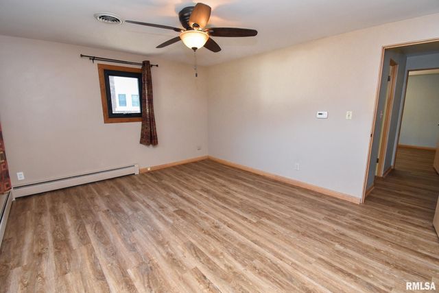 307 WALNUT Street, Washington, IL 61571