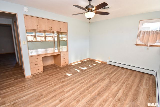 307 WALNUT Street, Washington, IL 61571