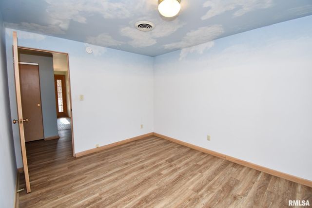 307 WALNUT Street, Washington, IL 61571