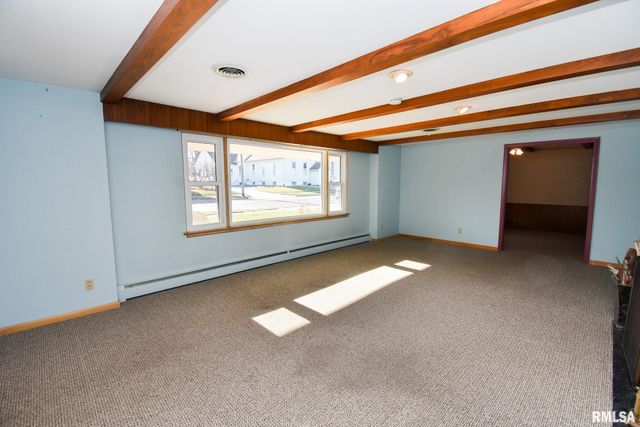 307 WALNUT Street, Washington, IL 61571