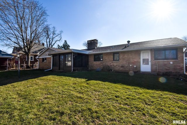 307 WALNUT Street, Washington, IL 61571