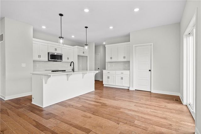 18251 W 166th Terrace, Olathe, KS 66062