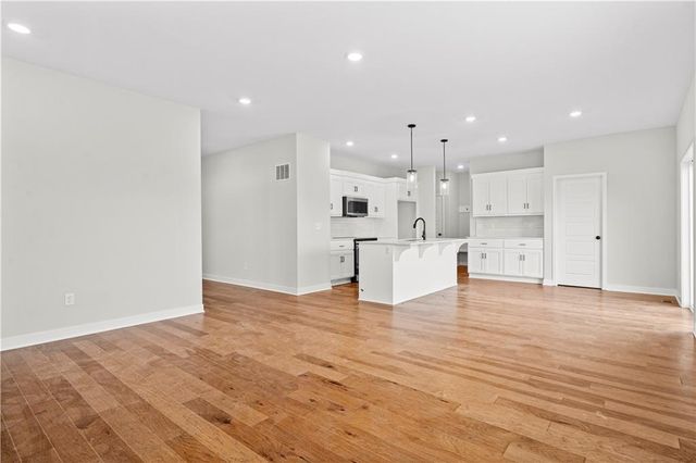 18251 W 166th Terrace, Olathe, KS 66062