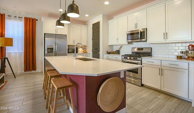 1654 W BUIST Avenue, Phoenix, AZ 85041