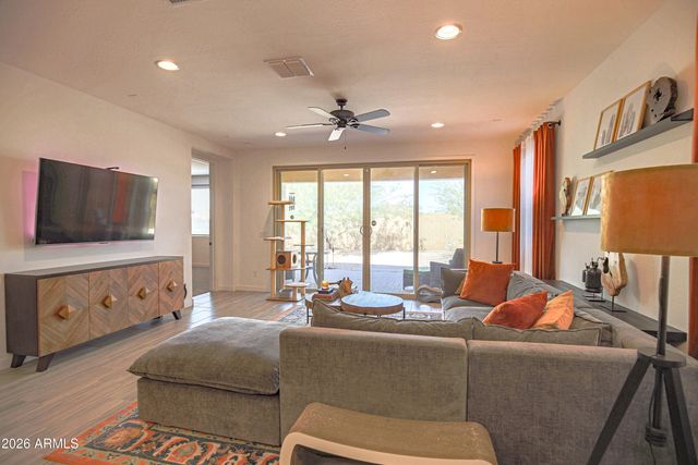 1654 W BUIST Avenue, Phoenix, AZ 85041