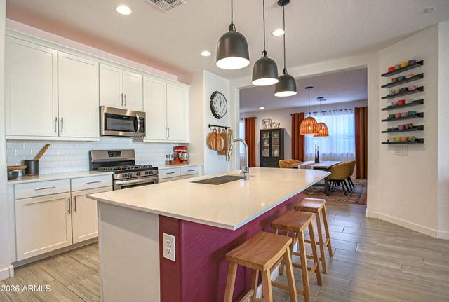 1654 W BUIST Avenue, Phoenix, AZ 85041