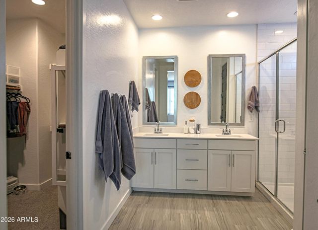 1654 W BUIST Avenue, Phoenix, AZ 85041