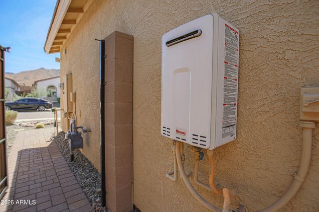 1654 W BUIST Avenue, Phoenix, AZ 85041