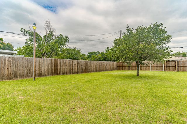 1912 15th Street, Mineral Wells, TX 76067