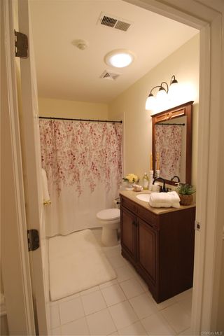 146 Farm House Court, Manorville, NY 11949