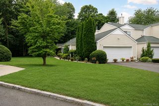 146 Farm House Court, Manorville, NY 11949