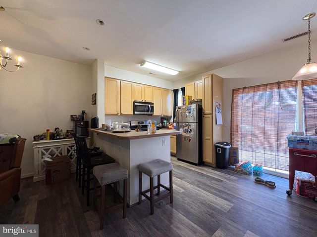 23092 FONTWELL SQ, Sterling, VA 20166