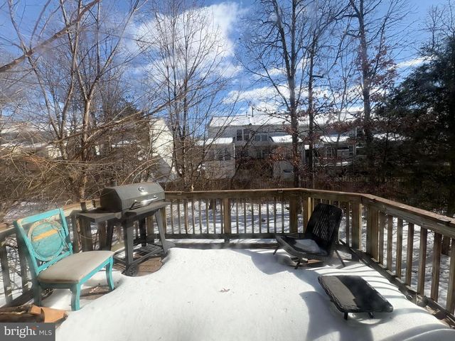 23092 FONTWELL SQ, Sterling, VA 20166