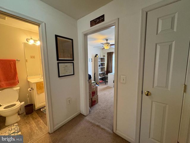 23092 FONTWELL SQ, Sterling, VA 20166