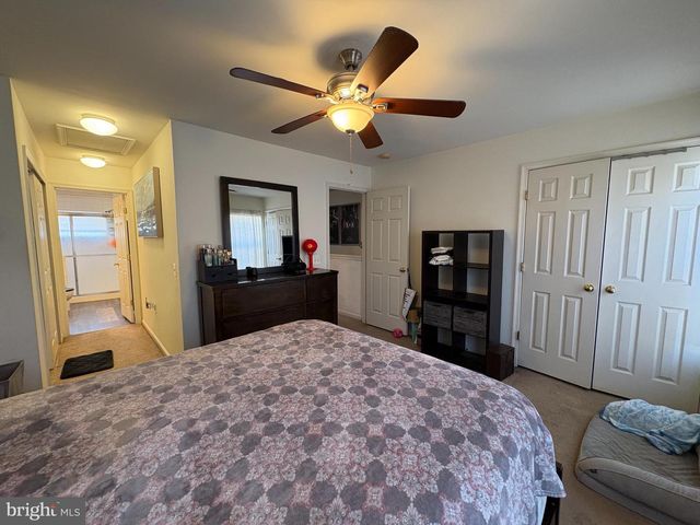 23092 FONTWELL SQ, Sterling, VA 20166