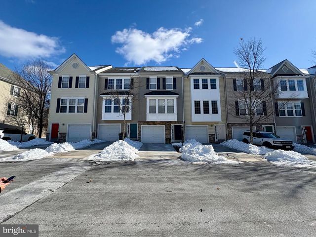 23092 FONTWELL SQ, Sterling, VA 20166