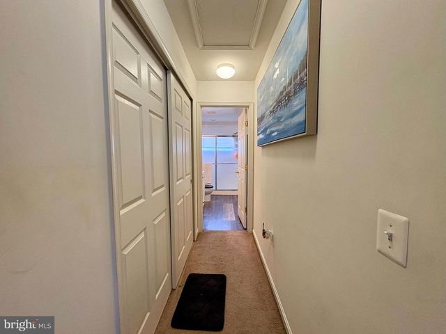 23092 FONTWELL SQ, Sterling, VA 20166