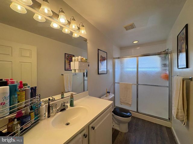 23092 FONTWELL SQ, Sterling, VA 20166