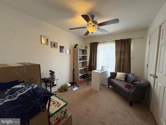 23092 FONTWELL SQ, Sterling, VA 20166