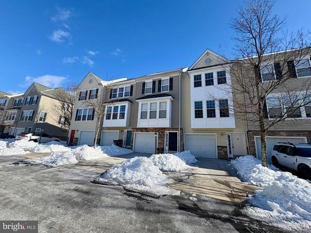 23092 FONTWELL SQ, Sterling, VA 20166