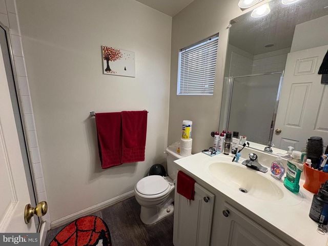 23092 FONTWELL SQ, Sterling, VA 20166