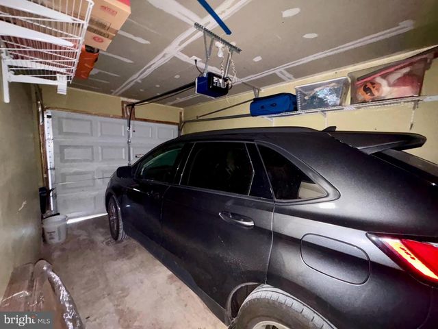 23092 FONTWELL SQ, Sterling, VA 20166